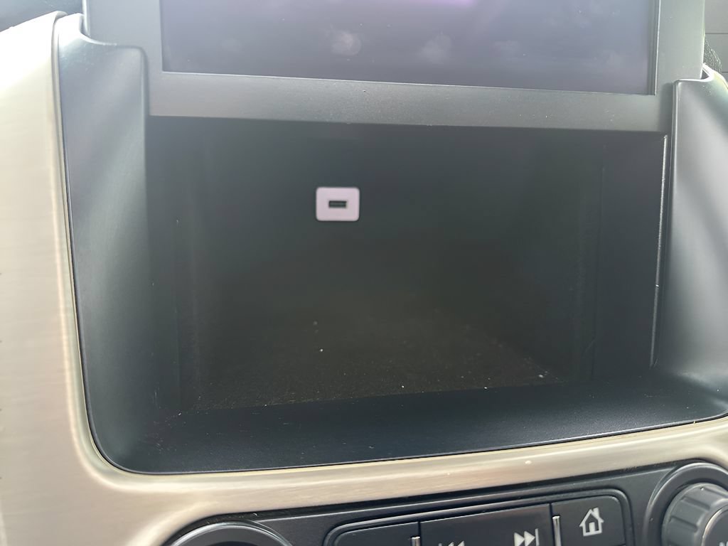 Used 2015 GMC Yukon Denali w/ Touring Package AWD/4WD image 26
