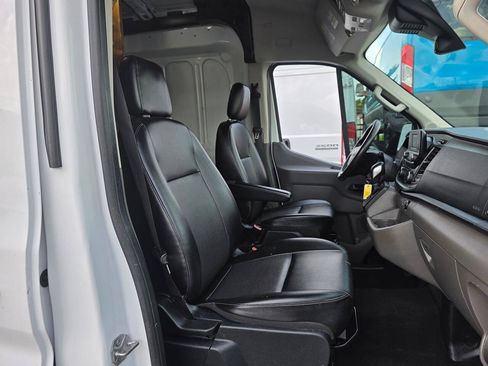 Used 2022 Ford Transit 250 Medium Roof RWD image 9