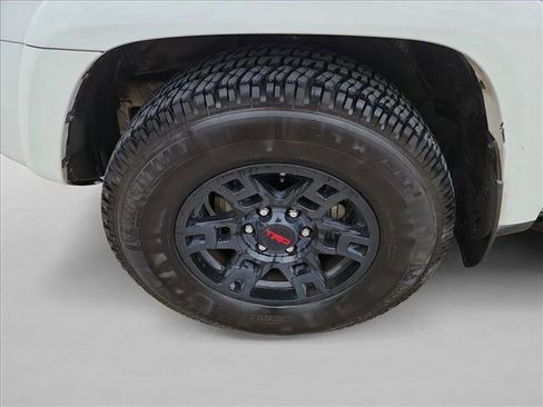 Used 2019 Toyota 4Runner TRD Off-Road Premium AWD/4WD image 10