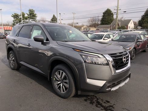 New 2025 Nissan Pathfinder SL image 15