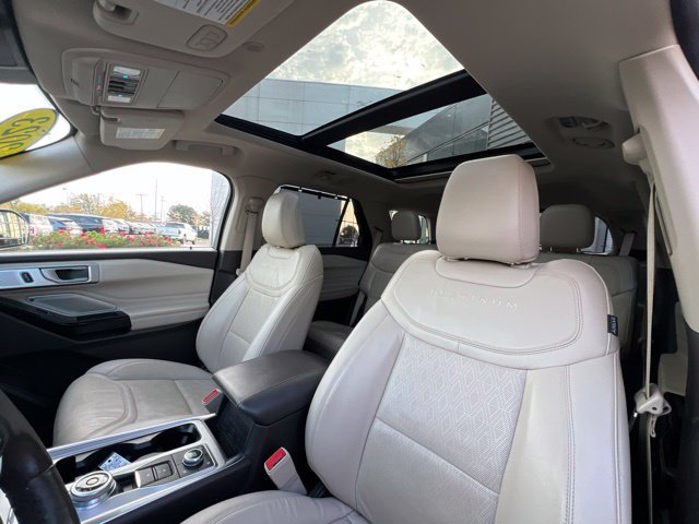 Used 2023 Ford Explorer Platinum w/ Technology Package AWD/4WD image 27
