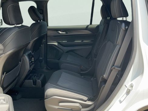 New 2026 Jeep Grand Cherokee L 4WD image 14