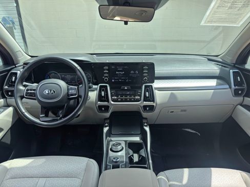 Used 2021 Kia Sorento S FWD image 11