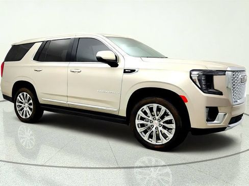Used 2024 GMC Yukon Denali AWD/4WD image 3