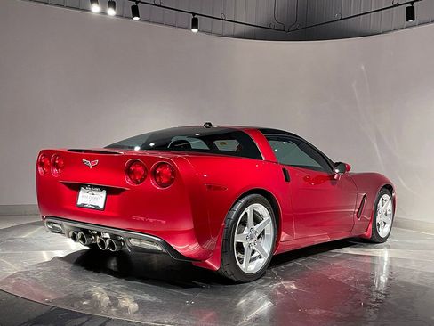 Used 2005 Chevrolet Corvette Coupe w/ Preferred Equipment Group RWD image 7