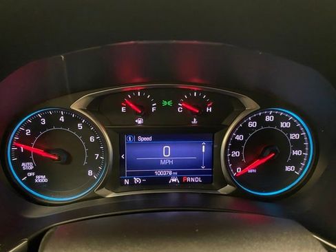 Used 2020 Chevrolet Equinox LT w/ Driver Convenience Package image 12