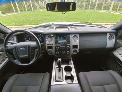 Used 2017 Ford Expedition XLT AWD/4WD image 8