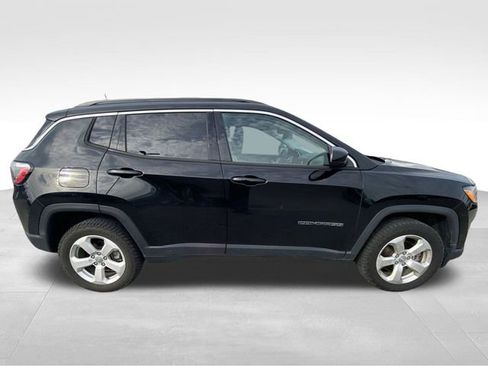 Used 2018 Jeep Compass Latitude w/ Popular Equipment Group AWD/4WD image 12