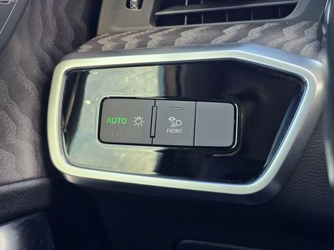 Used 2024 Audi A6 Premium Plus image 38