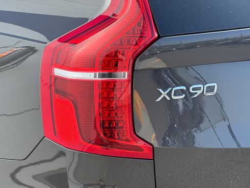Used 2025 Volvo XC90 T8 Core w/ Protection Package Premier AWD/4WD image 34