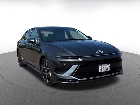 Used 2025 Hyundai Sonata SEL FWD image 3