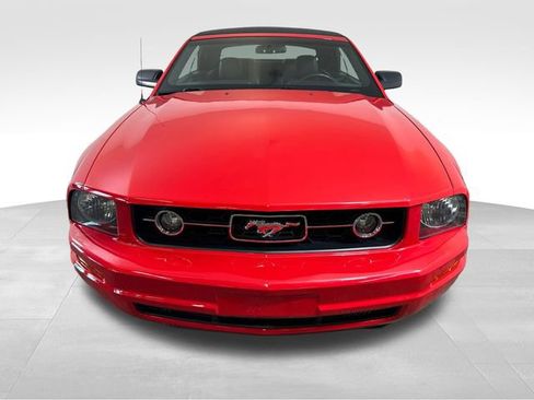 Used 2007 Ford Mustang Convertible RWD image 9
