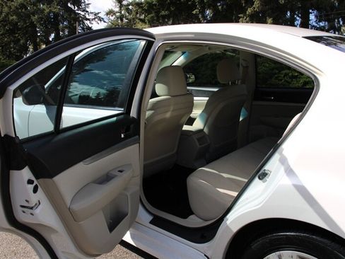 Used 2010 Subaru Legacy 2.5i AWD/4WD image 14