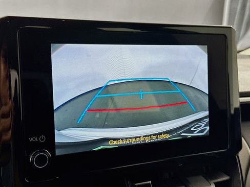 Used 2025 Toyota Corolla LE w/ LE Premium Package FWD image 22