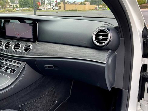 Used 2019 Mercedes-Benz E 300 image 18