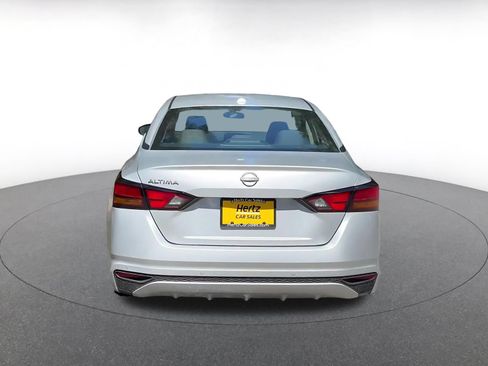 Used 2025 Nissan Altima 2.5 SV FWD image 10