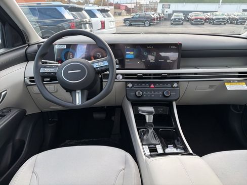 New 2026 Hyundai Tucson SE image 18