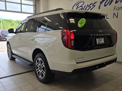Used 2025 Ford Expedition Active AWD/4WD image 12