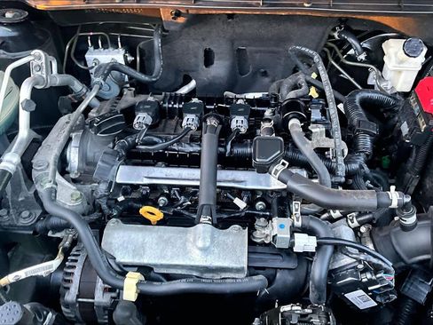 Certified 2021 Nissan Kicks SR image 32