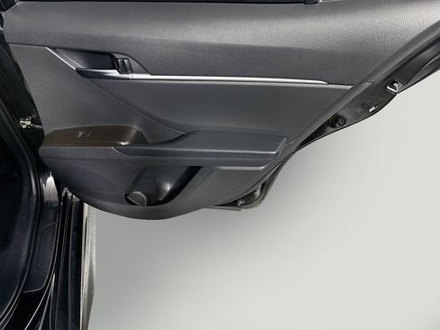 Used 2022 Toyota Camry SE w/ Carpet Mat Package (TMS) FWD image 27