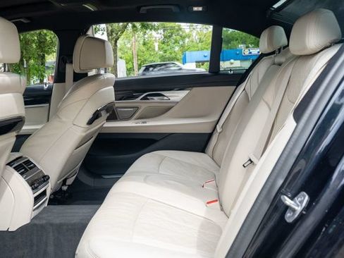 Used 2019 BMW 740i w/ Executive Package RWD image 49