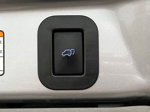 Certified 2017 Toyota Sienna XLE FWD image 14