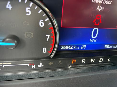 Used 2023 Ford Explorer XLT RWD image 2