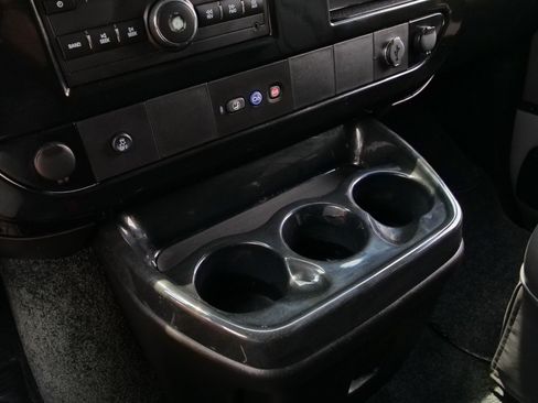 Used 2014 Chevrolet Express 1500 RWD image 17