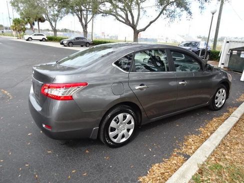 Used 2015 Nissan Sentra S image 9