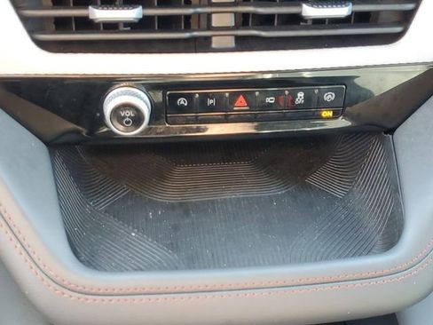 Certified 2025 Ford Explorer Active w/ Active Comfort Package image 23