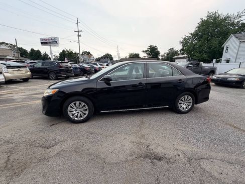 Used 2012 Toyota Camry LE FWD image 28