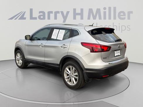 Used 2017 Nissan Rogue Sport SV FWD image 3