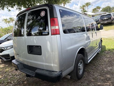 Used 2017 Chevrolet Express 2500 LS RWD image 9
