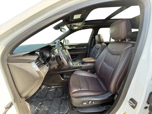 Used 2022 Cadillac XT6 Premium Luxury w/ Technology Package AWD/4WD image 9