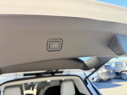 Used 2020 Buick Enclave Essence w/ Sound and Sites Package image 23