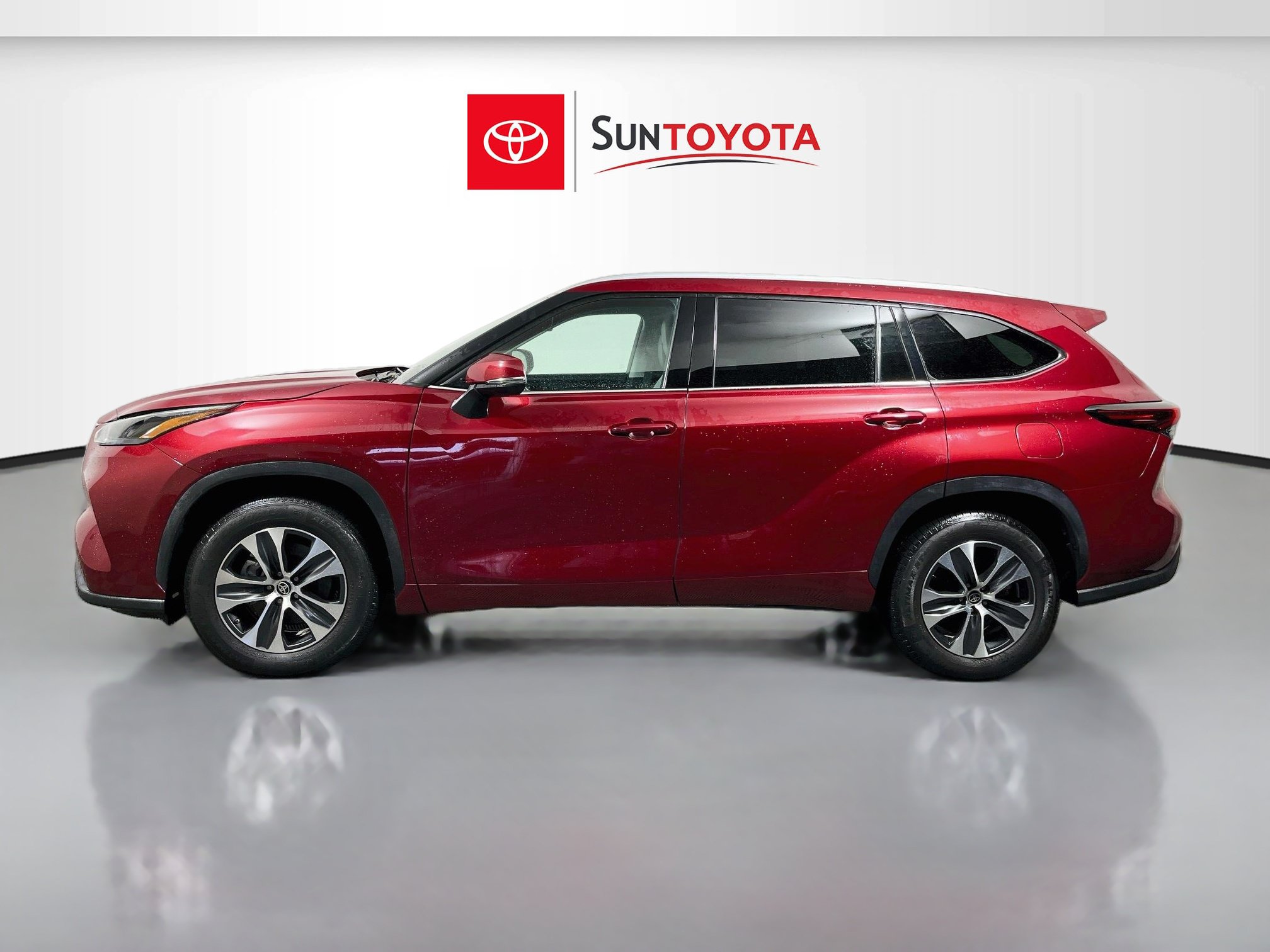 Used 2022 Toyota Highlander XLE FWD image 7
