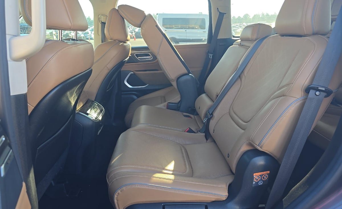 Used 2025 INFINITI QX80 Luxe AWD/4WD image 10