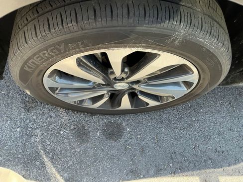 Used 2021 Buick Encore Preferred AWD/4WD image 20