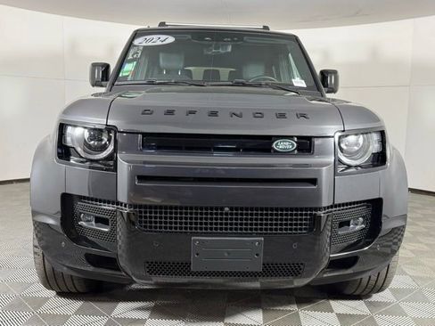 Used 2024 Land Rover Defender 130 X-Dynamic SE AWD/4WD image 12