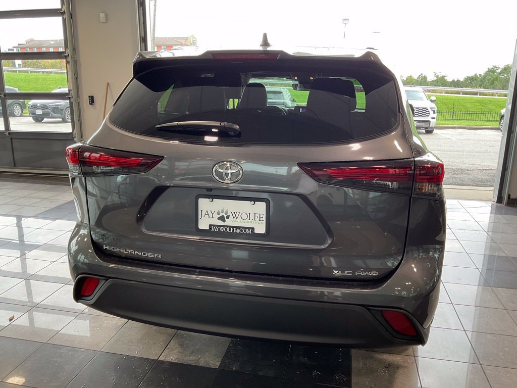Certified 2025 Toyota Highlander XLE AWD/4WD image 5