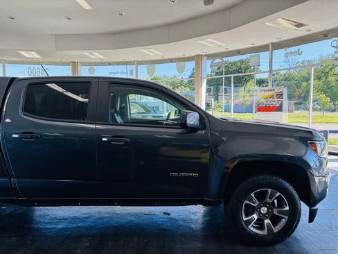 Used 2019 Chevrolet Colorado Z71 AWD/4WD image 4