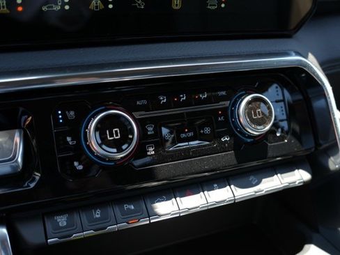 New 2025 GMC Sierra 2500 Denali w/ Denali Reserve Package image 12