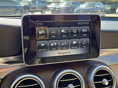 Used 2019 Mercedes-Benz GLC 350e 4MATIC image 19