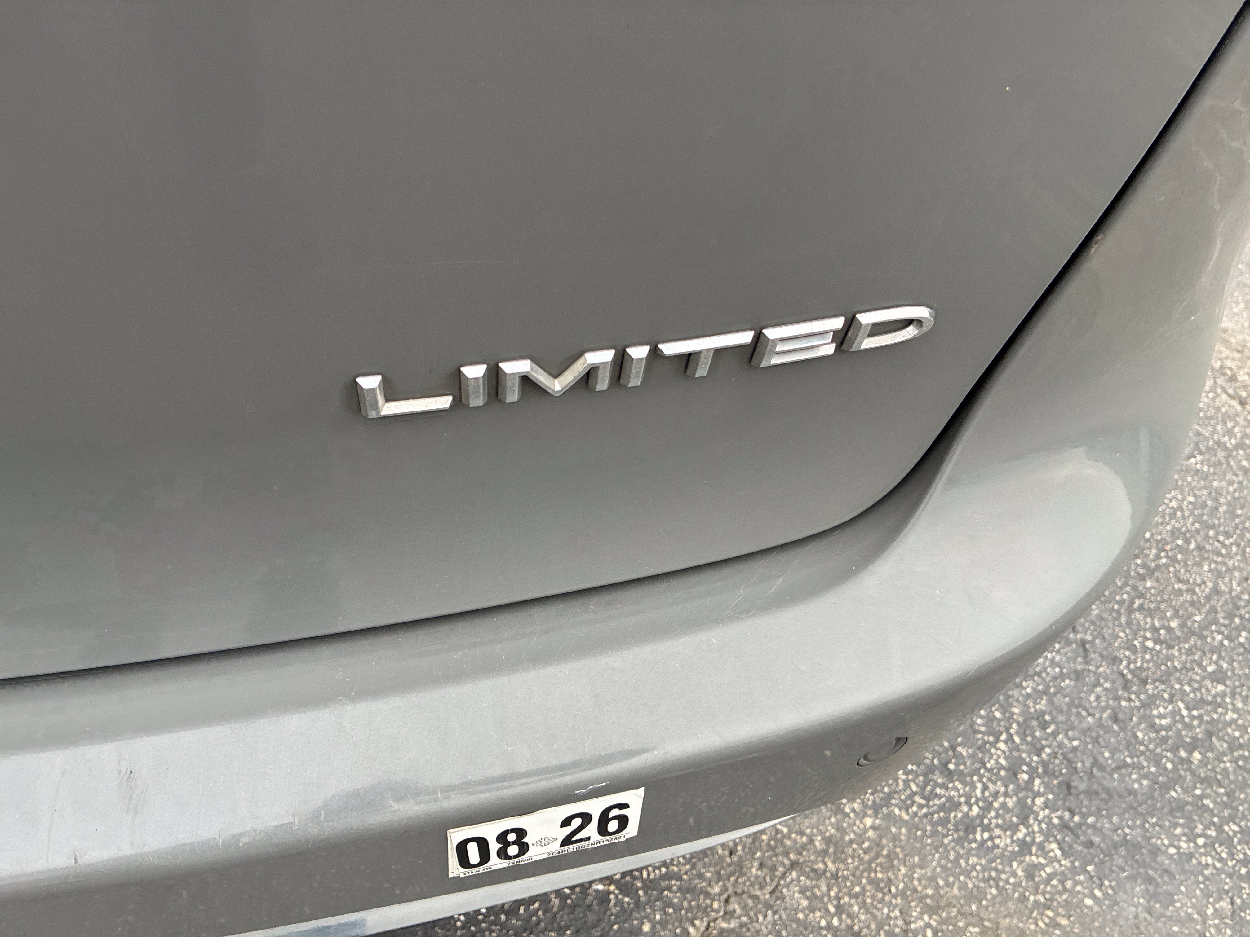 Used 2022 Chrysler Pacifica Limited FWD image 6