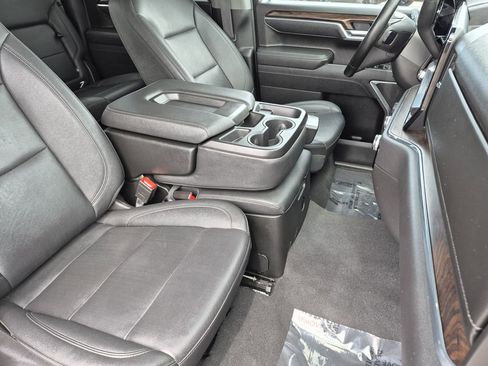Used 2025 GMC Sierra 1500 SLT AWD/4WD image 16