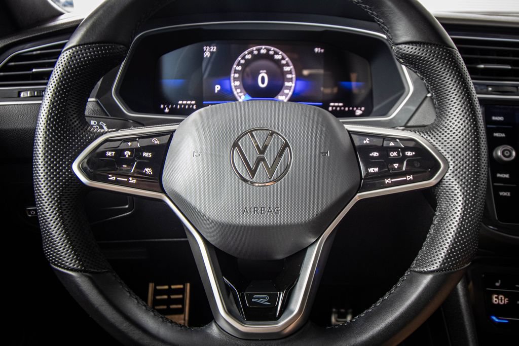 Certified 2024 Volkswagen Tiguan SE R-Line FWD image 35