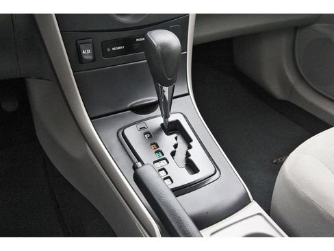 Used 2013 Toyota Corolla L image 25