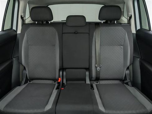 Used 2019 Volkswagen Tiguan S image 29