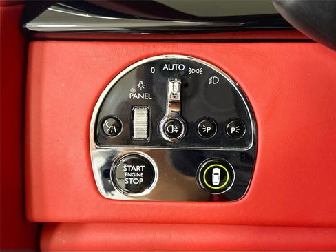Used 2018 Rolls-Royce Phantom Sedan image 25