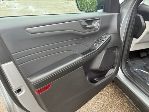 Used 2023 Ford Escape Active w/ Cold Weather Package FWD image 10